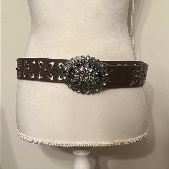 Brown Leather Western Belt with Rhinestone Floral Buckle – Boho Cowgirl Style - Picture 1 of 12
